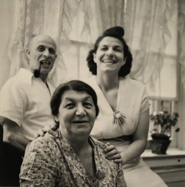 photo of Ruth (Schwartz) Black, Benjamin Schwartz, and Julia (Weiss) Schwartz